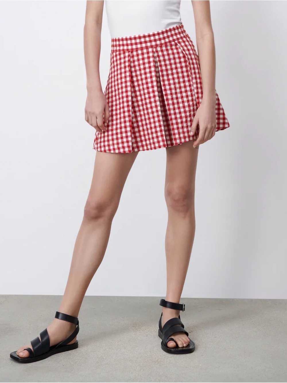 Zara Red Gingham Pleated Shorts Invisible Side Zipper Box Pleats Preppy Mini